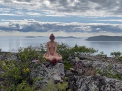 Приехали на необитаемые острова, чтобы снять для вас красивый секс на горе с видом на море - Screenshot 10 of 16 - Short Hair