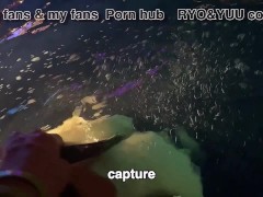 スタイル抜群の可愛いギャルがTバックでナイトプールを満喫♡エロい視線に興奮した濡れ濡れまんこに野外でそのまま生ハメ中出し！素人/水着ギャル/潮吹き/パイパン/お漏らし/顔出し/スマホ撮影//英語字幕 - Screenshot 2 of 16 - Squirting