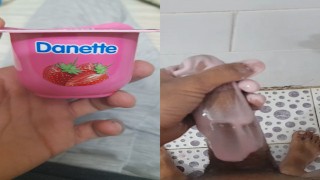 Masturbation with strawberry dessert 🤤💦
