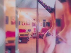 Free Pole Dance 2 - Screenshot 1 of 16 - Pole Dance