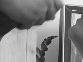 Echtes Sexvideo Zu Hause. 18-jährige Amateur-Freundin Lutscht Schwanz Trocken