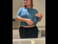 Teasing time - Screenshot 2 of 16 - Bathroom Play