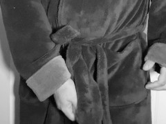 Bathrobe Off - Screenshot 7 of 16 - Jerkingoff