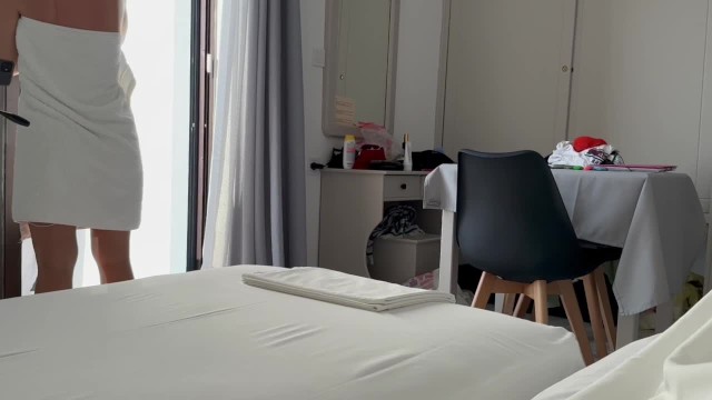 Partage De Chambre D'hôtel Avec Une Demi-soeur Très Excitée