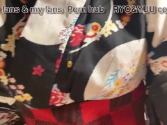 夏祭りで可愛い浴衣ギャルを捕獲♡乳首なめ＆手コキで攻めるs級美少女の綺麗なまんこに無許可の大量中出し！素人/パイパン/スタイル抜群/花火大会/夏休み/ナンパ/色白/スマホ撮影/浴衣着たまま/英語字幕 - Screenshot 7 of 16 - 日本人 カップル
