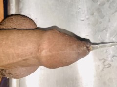 Pissing - Screenshot 2 of 16 - Peeing
