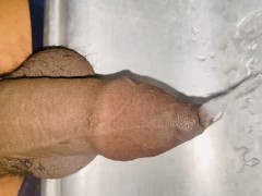 Pissing - Screenshot 3 of 16 - Penispee