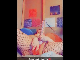 Cumming in fishnets 😍