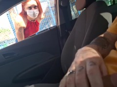 Pedi informação e tirei pau pra fora para que estava no ponto de onibus.