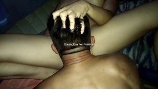 VACANCES COCU - FEMME TRICHANTE MASTURBÉE SUR LE BATEAU PAR L'AMI DU MARI COCU DE SOUMISSION
