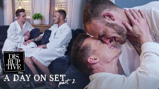 Un amateur se met à l’aise sur le plateau de tournage porno avec une baise passionnée - DisruptFilms