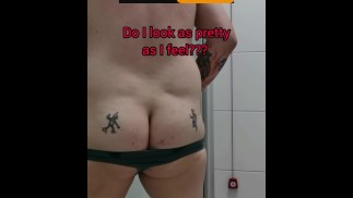 Последний раз со своим анальным фаллоимитатором в душе перед выпиской из больницы