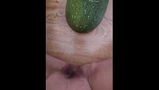 Веселье из кабачков и огурцов