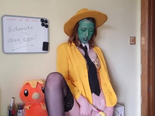 Sexy Freak Stripper Allures With Her Ass