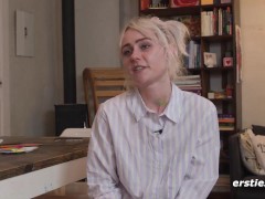 Ersties - Hally spielt mit Farben und Pinseln - Screenshot 8 of 16 - German