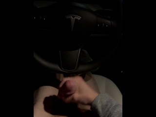 Чуть не поймали во время зарядки Tesla - трейлер