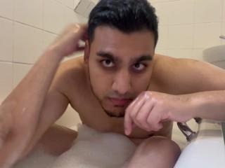 Masturbacja w łazience