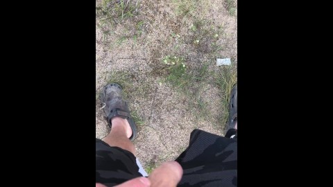 Compilation de pisse en plein air d’un homme solo