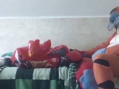 Dino-tiger Cody plays with the inflatable car,