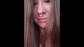 Вейпинг на моей грибной ручке снаружи 🍄