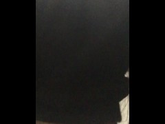 Девушка писает в общественном туалете и показывает прокладку на 6-й день месячных - Screenshot 1 of 16 - Kink