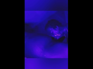Glow in the Dark Suck off Vidéo Complète