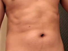 デカ亀頭と筋肉美を見せつける - Screenshot 2 of 16 - Asian