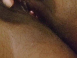 Hot n sexy girl rubbing her pussy..වල් කෙල්ලට සැප ඕනි වෙලා රෝස පාට කිම්බ අත ගගා කෙදිරි ගානවා 🤩🤩...