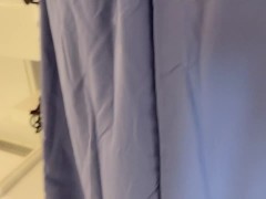 旅行中におしゃれしてる彼女を後ろからスカート捲って身体中触りまくる-日本人/素人カップル/リアル/スカートめくり/個人撮影 - Screenshot 2 of 16 - Lifted