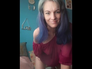 热如熟女嬉皮士隐藏取笑热如他妈的乔伊，当她这么说时，精液倒计时