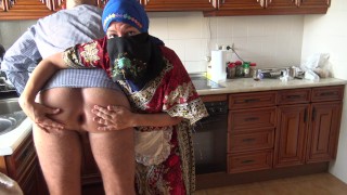 Arabischer Hausgemachter Milf-Rimjob Ein Ägyptischer Hahnrei Filmt Seine Frau, Ihre Worte Sind Sehr Schmutzig