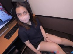 【ネカフェ生NTR】狭い部屋の中で声を我慢しながら寝取られる美人妻さん♡ 密着状態で興奮してしまい、濡れ濡れになった生ま○こに騎乗位中出し!!　個人撮影 ハメ撮り 日本人 寝取られ 人妻 変態 素人 3/16