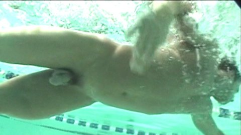 大学水泳チーム-Naked水&フィットネスワークアウト