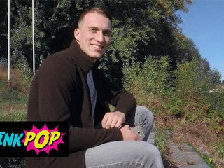 TWINKPOP - Студент Колледжа Получает Деньги От Незнакомца В Обмен На Свою Тугую Задницу