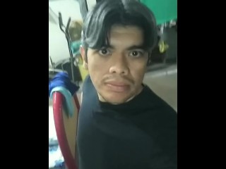 HOMBRE JOVEN Y GUAPO MOSTRANDO SUS BRACKETS Y SU SEXOCIDAD 🤔🙃