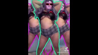 Сиськи убегают, пока я танцую
