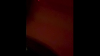 Разденьте голый бок грузовика и ходите по дороге