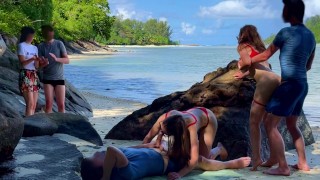 Sexo na praia pública - Outro casal nos observando