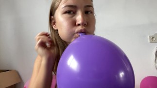 Beauty inflates huge balloons! Fetish