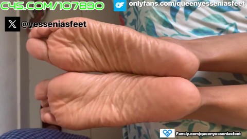 Cum 2 Queen Yessenia’s Feet