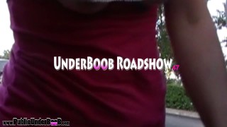 Public UnderBoob MILF Braless Crop Top Palenie na poboczu drogi podczas przejazdów