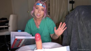Crazy Nurse telt je af voor een thuispenectomie (uitgebreide preview)