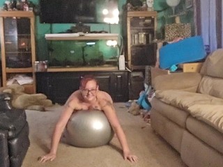 GILFJai rolling naked on a yoga ball