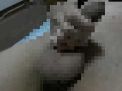 何かをバウンドさせながらしごいて腹に射精する童貞（オナニー、自慰、睾丸） - Screenshot 1 of 16 - 男 オナニー