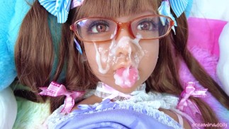 Tittenfick und Gesichtssperma auf meiner süßen Puppe 22