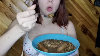 asmr mukbang uvula lentilles saucisses