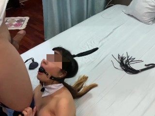 BDSM - De Olhos Vendados Playboy Coelhinha Empregada Pegou Provocação com Chicotes e Rosto Fodido Duro Até Gozar Em Seu Rosto