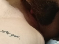 Бородатый нежно лижет киску до оргазма - Screenshot 1 of 16 - Cunnilingus