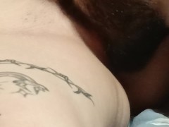 Бородатый нежно лижет киску до оргазма - Screenshot 13 of 16 - Shaking Orgasm