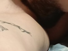 Бородатый нежно лижет киску до оргазма - Screenshot 15 of 16 - Tattoo Girl